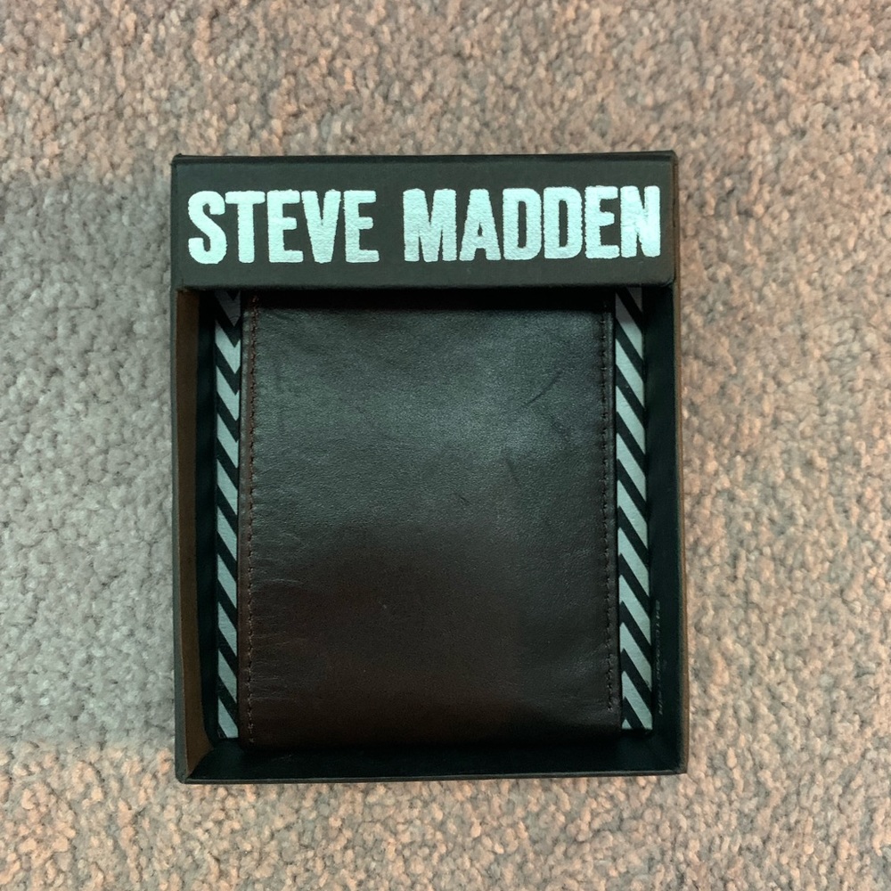 Steve Madden Men’s Genuine Leather Wallet Black New with tag